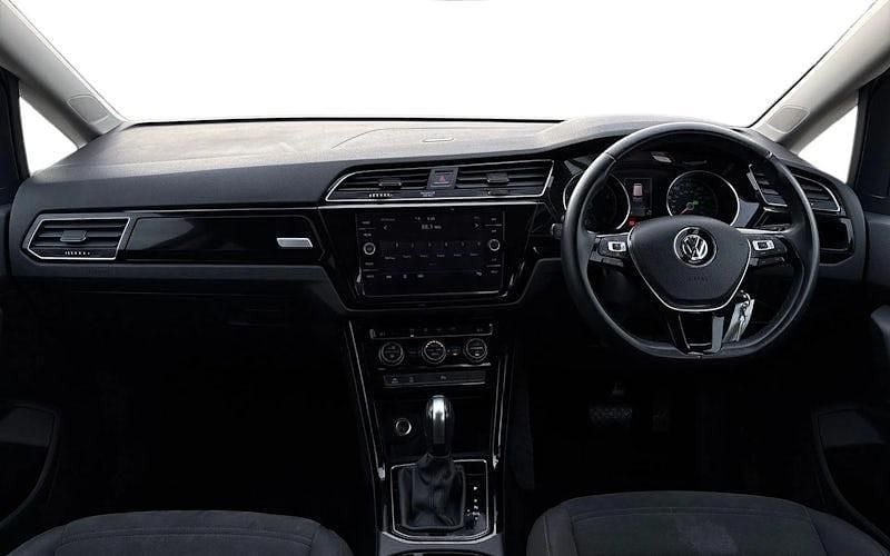 Used VW Touran SEL 150 HP (110 kW) 2025 MPV