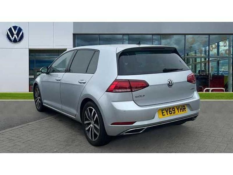 Begagnad VW Golf VII 130 HK (95 kW) 2019