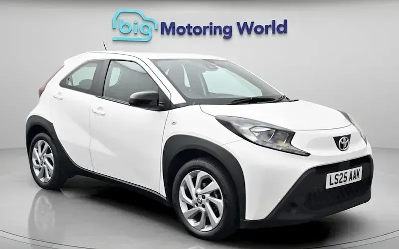 Used Toyota Aygo X PURE 72 HP (52 kW) 2025 SUV