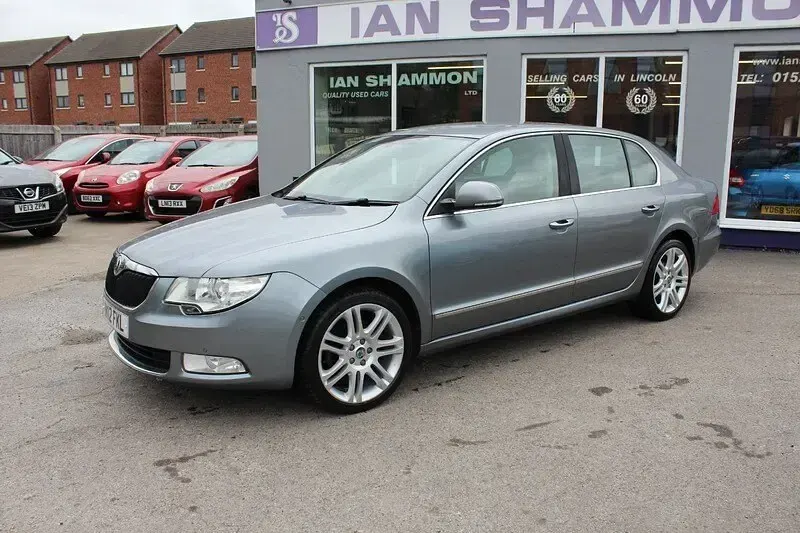 Used Skoda Superb Elegance 140 HP (102 kW) 2012 Grey Hatchback