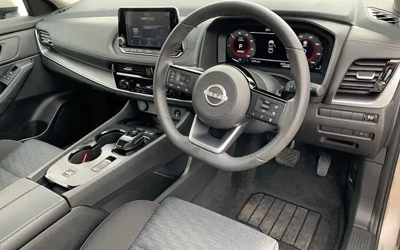 Used Nissan X-Trail Acenta Premium 204 HP (150 kW) 2024 Silver SUV