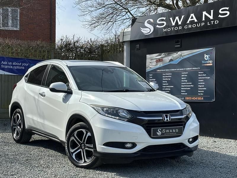 White Used 2017 Honda HR-V EX SUV | £6,995 (Fair price) - Image 1/3