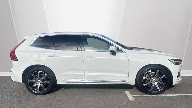 Used Volvo XC60 Inscription 250 HP (183 kW) 2020 White SUV