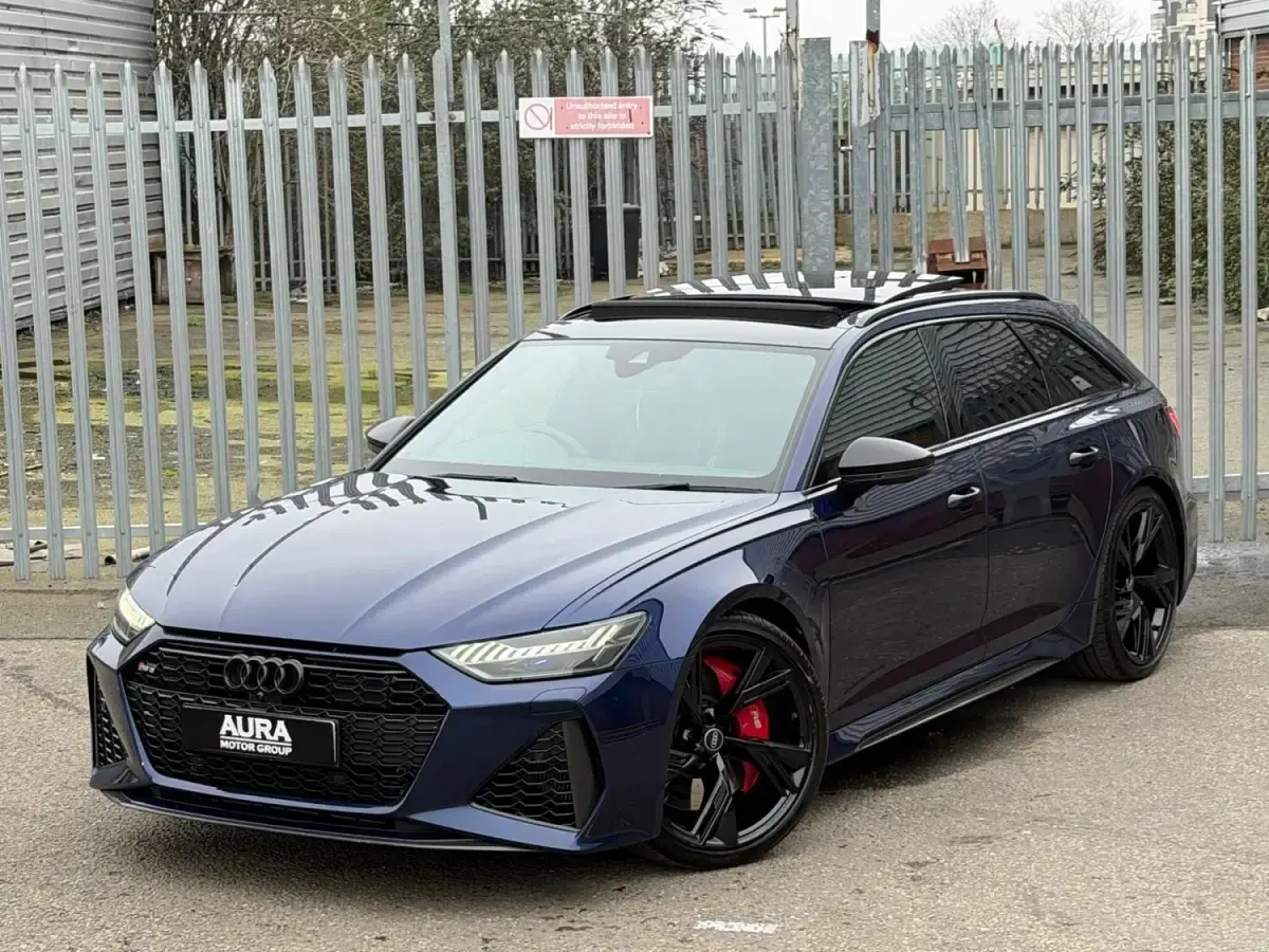 Begagnad Audi RS6 Comfort 2021 Blå Kombi