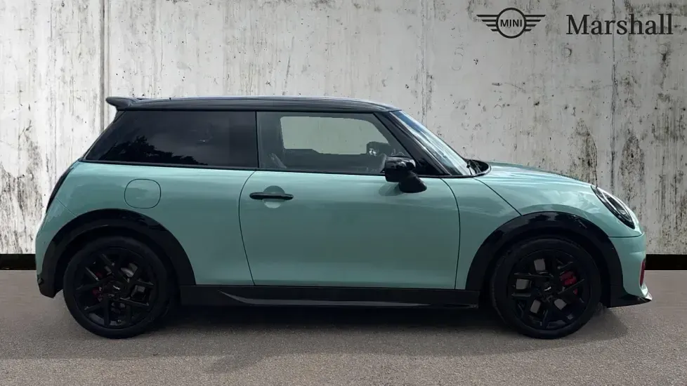 New Mini John Cooper Works Hatch 231 HP (169 kW) 2026 Green Hatchback