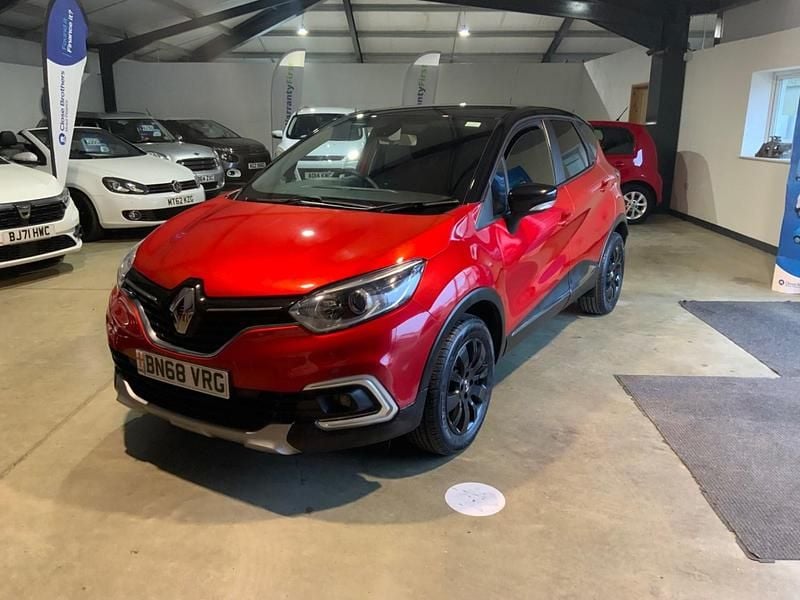 Red Used 2018 Renault Captur Play SUV | £4,995 (Super price) - Image 1/4