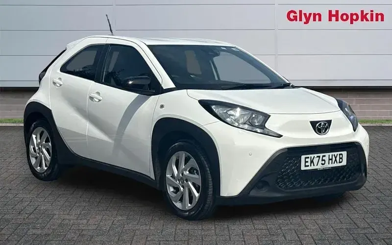 Used Toyota Aygo X PURE 72 HP (52 kW) 2025 SUV