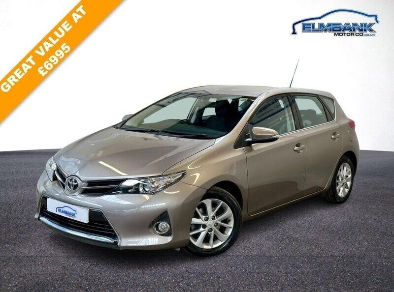 Bronze Used 2014 Toyota Auris Hatchback | £7,195 (Fair price) - Image 1/4