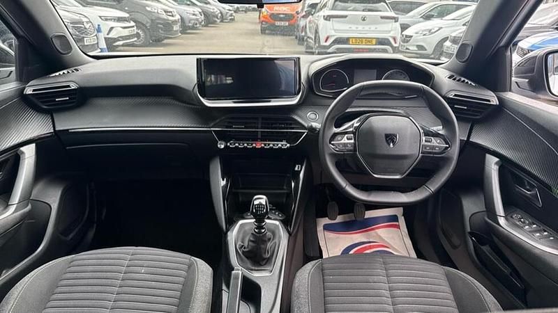 Begagnad Peugeot 2008 Active 100 HK (73 kW) 2023 Vit SUV