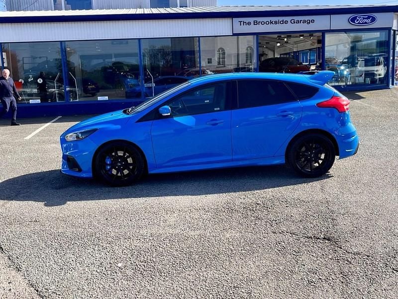 Begagnad Ford Focus RS 350 HK (257 kW) 2016 Blå Halvkombi