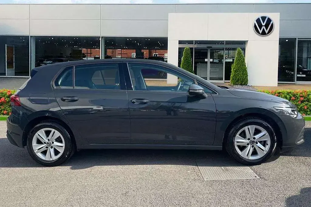 Used VW Golf VIII Life 130 HP (95 kW) 2024 Grey Hatchback