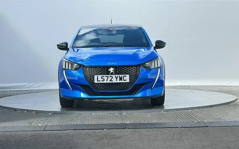 Used Peugeot 208 Premium 131 HP (96 kW) 2022 Blue Hatchback