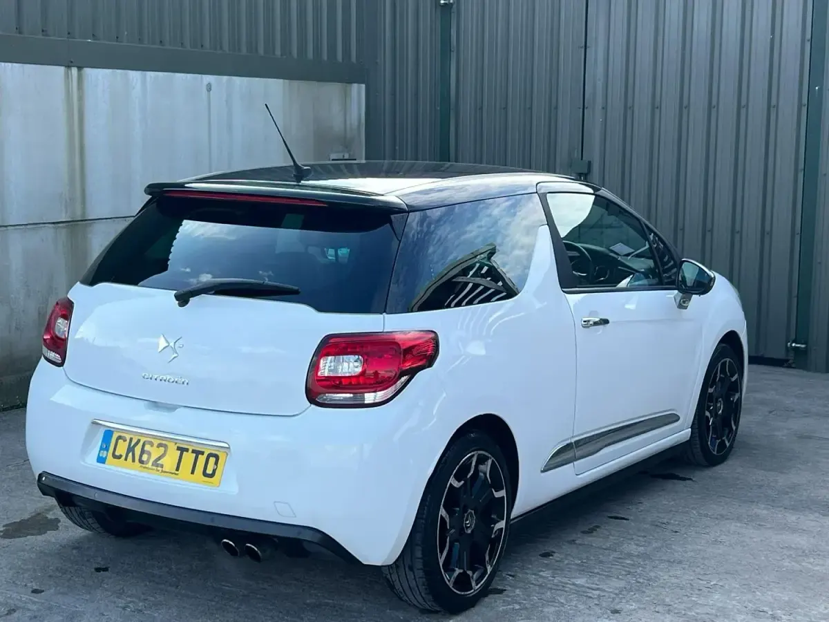 Usado Citroën DS3 155 HP (114 kW) 2012 Branco Citadino