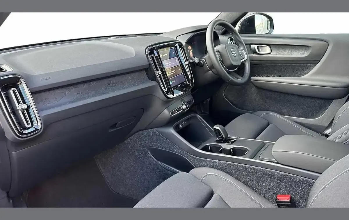 Used Volvo EX40 Core 175 kW (238 HP) 2025 Black SUV