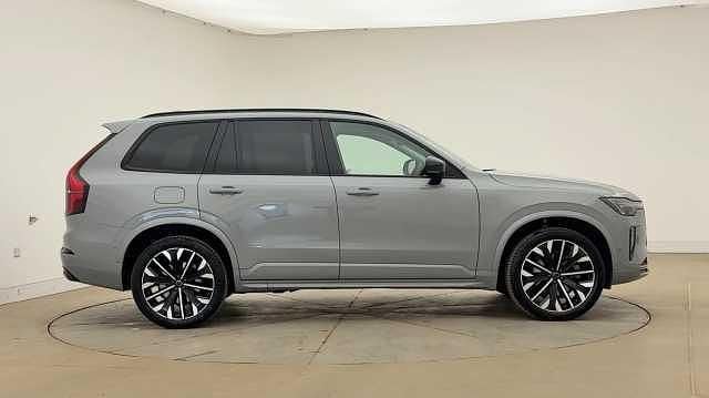 Usado Volvo XC90 Ultra 455 HP (334 kW) 2025 Cinzento SUV