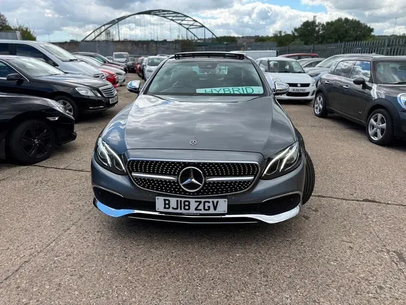Używany Mercedes E350 Premium 2018 Szary Sedan/Limuzyna