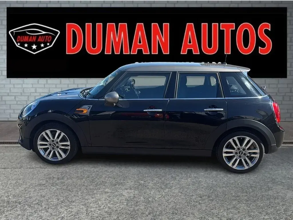 Begagnad Mini Cooper Hatch 136 HK (100 kW) 2018 Svart Halvkombi