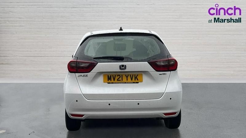 Used Honda Jazz Hybrid 109 HP (80 kW) 2021 White Hatchback