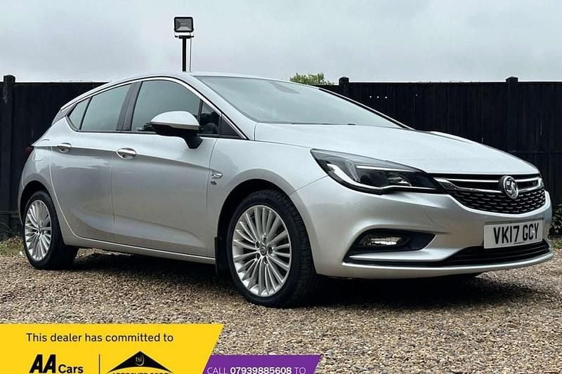 Silver Used 2017 Vauxhall Astra Elite Hatchback | £6,990 (Fair price) - Image 1/1
