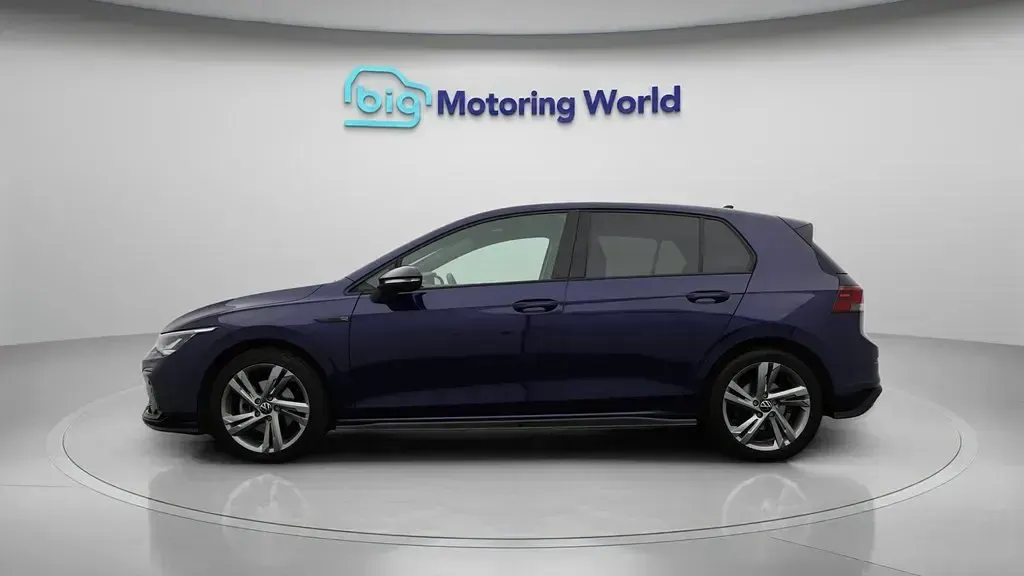 Used VW Golf VIII R-line 150 HP (110 kW) 2023 Blue Hatchback