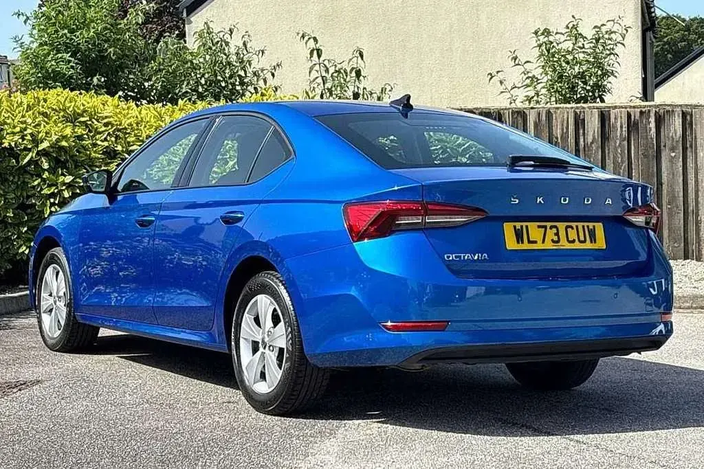 Used Skoda Octavia SE 147 HP (108 kW) 2024 Race blue metallic Hatchback