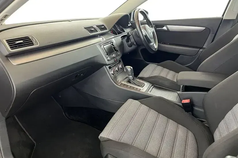 Used VW Passat Sport 138 HP (101 kW) 2013 Night blue
