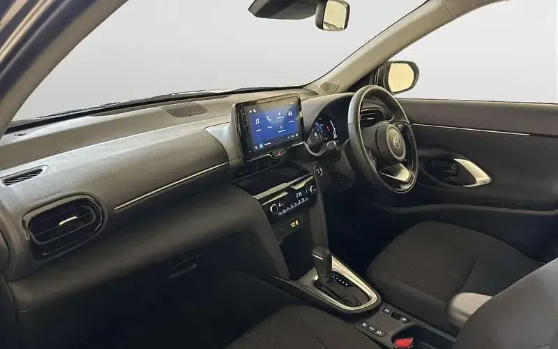 Used Toyota Yaris Cross 116 HP (85 kW) 2025 Black SUV
