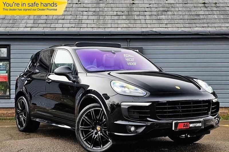 Used 2017 Porsche Cayenne Platinum Edition SUV | £28,689 (A bit pricey) - Image 1/1