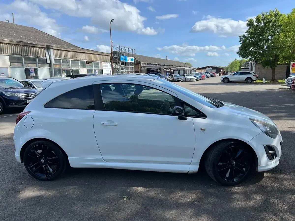 Used Vauxhall Corsa Edition 2013 White Hatchback