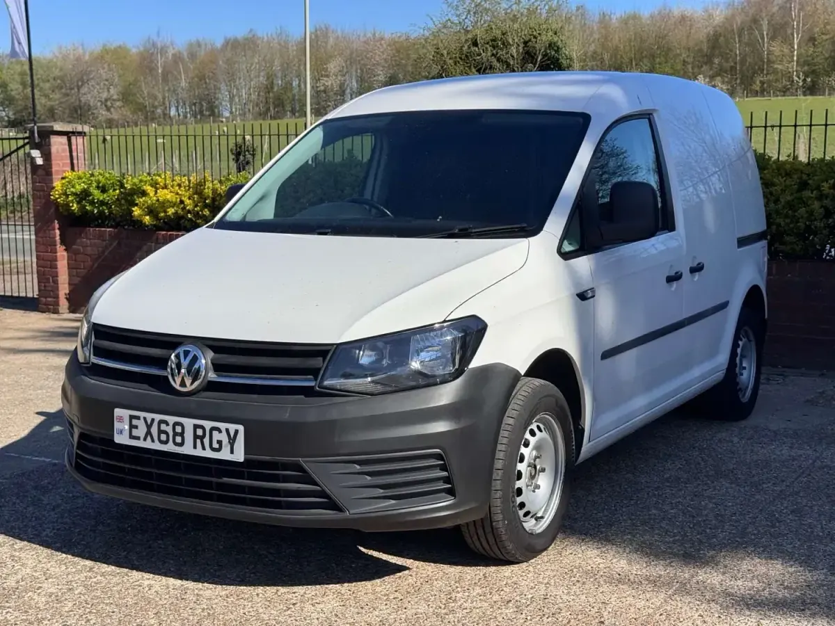 Usado VW Caddy Startline 122 HP (89 kW) 2018 Branco Monovolume