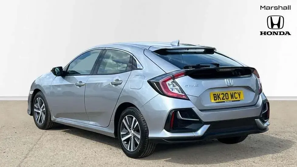 Używany Honda Civic SE 126 KM (92 kW) 2020 Srebrny Hatchback