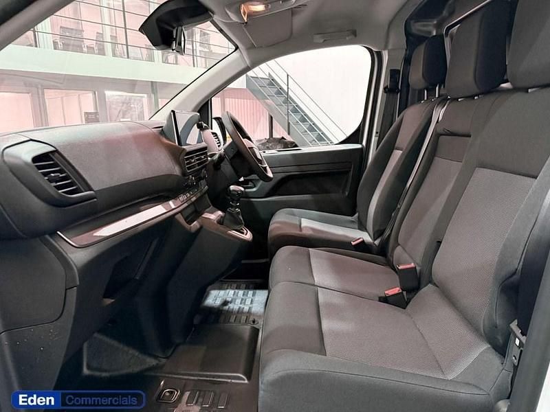 Used Toyota Proace 145 HP (106 kW) 2024 White MPV