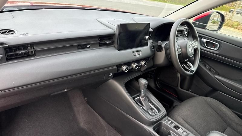 Used Honda HR-V Elegance 152 HP (111 kW) 2022 Red SUV