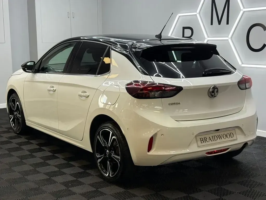 Used Vauxhall Corsa Edition 75 HP (55 kW) 2022 White Hatchback