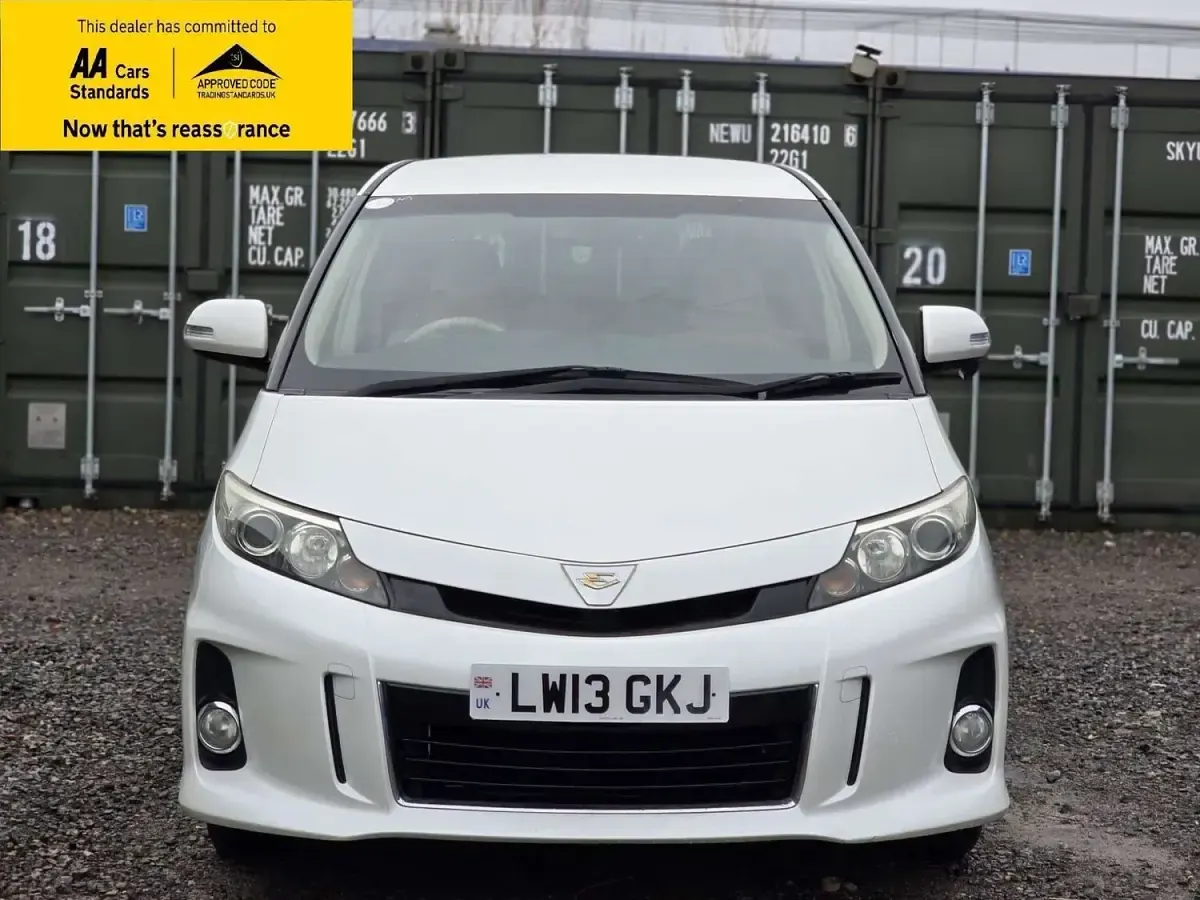 Used Toyota Estima 170 HP (125 kW) 2013 White MPV