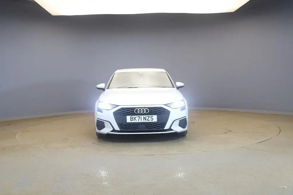 Used Audi A3 Sportback Design 110 HP (80 kW) 2021 White Hatchback