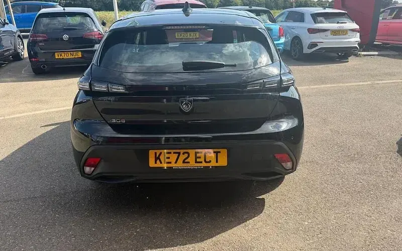 Used Peugeot 308 Active Premium 131 HP (96 kW) 2023 Black Hatchback