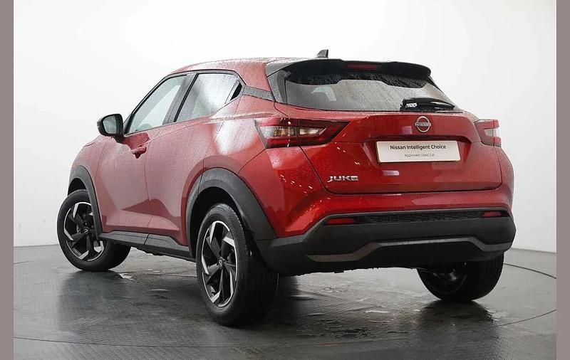 Used Nissan Juke N-Connecta 112 HP (82 kW) 2023 Red SUV