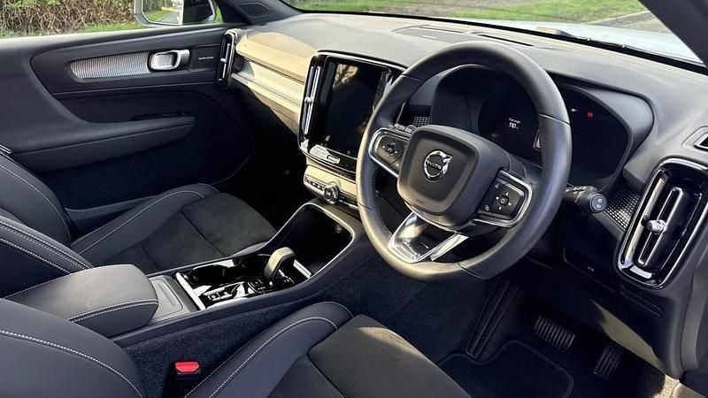 Used Volvo XC40 Ultimate 2024 Blue SUV