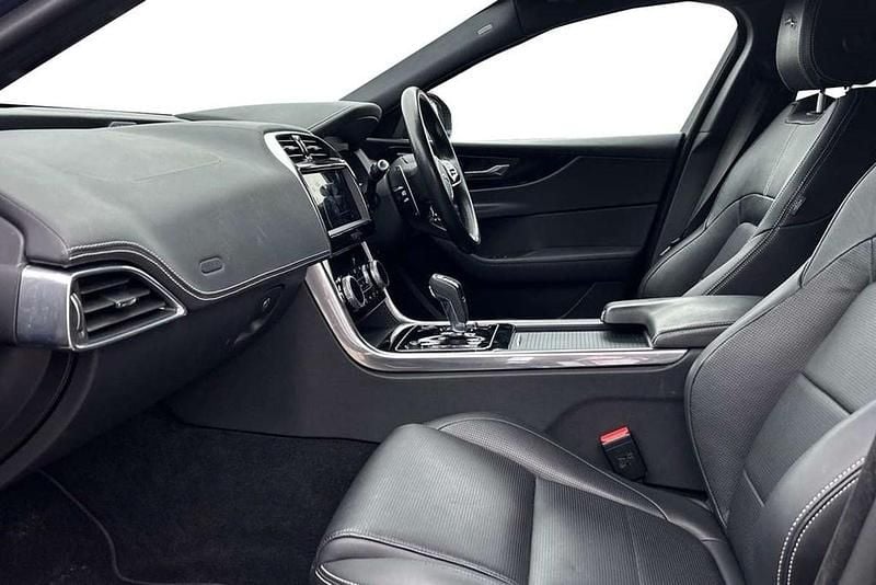 Used Jaguar XE R-Dynamic 200 HP (147 kW) 2020 Blue Sedan