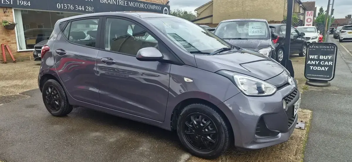 Gebraucht Hyundai i10 SE 67 PS (49 kW) 2017 Grau Kleinwagen