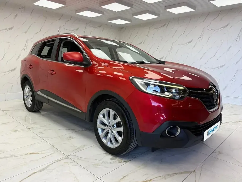 Usado Renault Kadjar Dynamique 110 HP (80 kW) 2016 Vermelho SUV