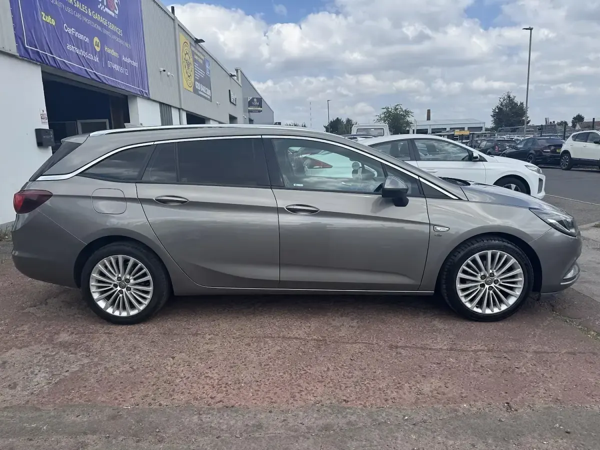 Used Vauxhall Astra Elite 2017 Grey Estate