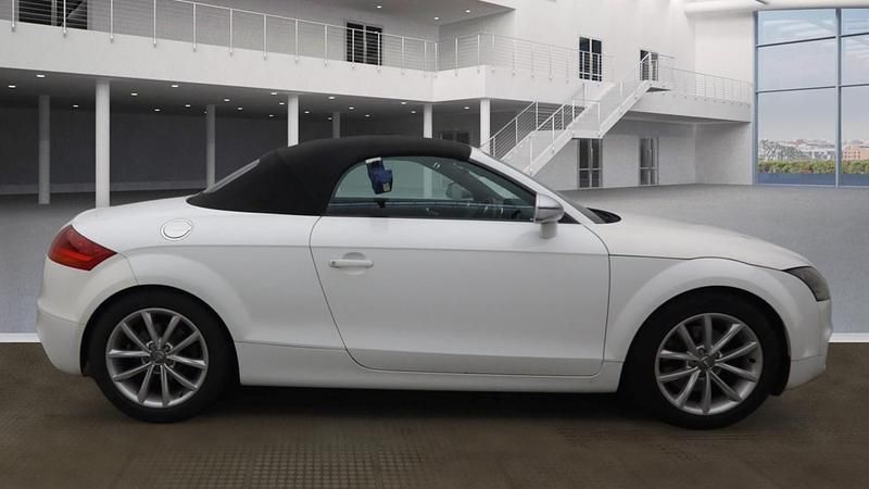 Used Audi TT Roadster Comfort 160 HP (117 kW) 2011 White Cabriolet
