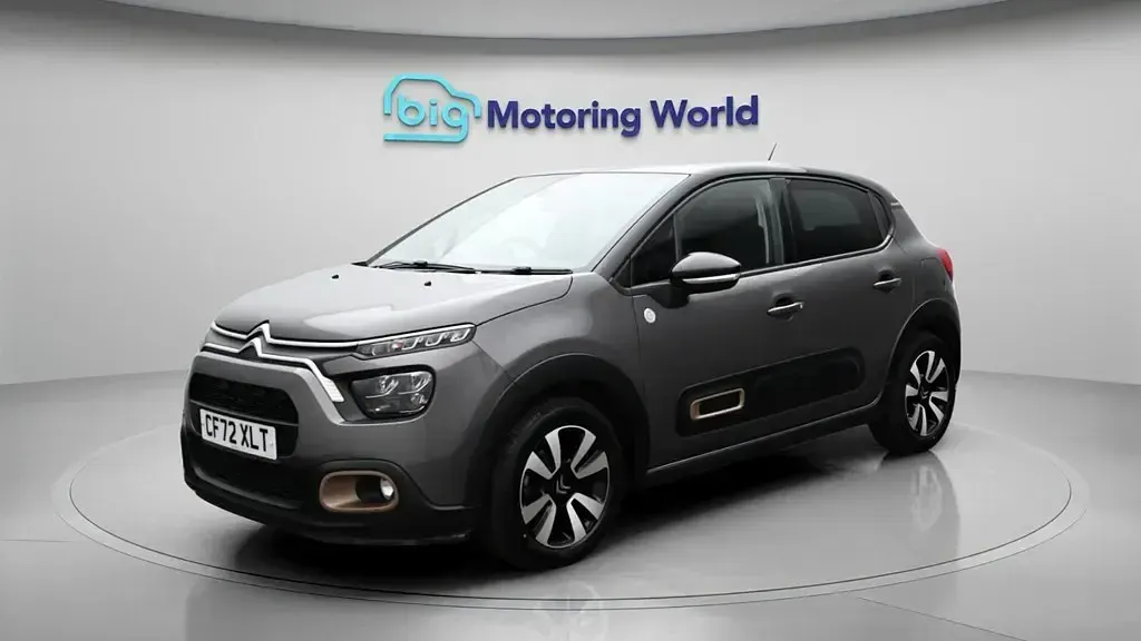 Używany Citroën C3 PureTech 83 KM (61 kW) 2023 Szary Hatchback