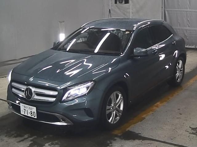 Used Mercedes GLA250 Exclusive 211 HP (155 kW) 2015 Blue SUV