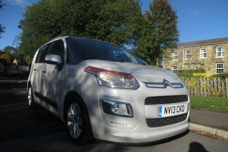 White Used 2013 Citroën C3 Picasso Exclusive MPV | £4,595 (Fair price) - Image 1/1