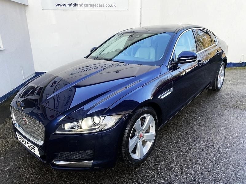 Used Jaguar XF Portfolio 180 HP (132 kW) 2017 Blue Sedan