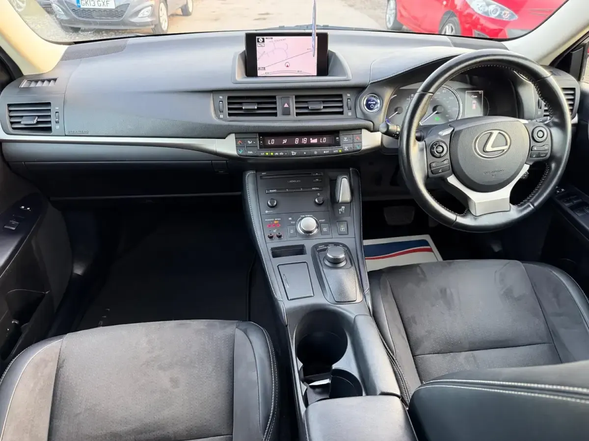 Used Lexus CT200h Luxury Line 2018 Blue Hatchback
