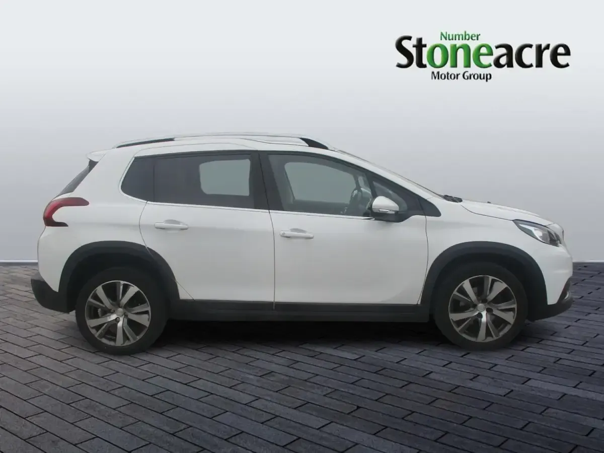 Begagnad Peugeot 2008 Allure 110 HK (80 kW) 2019 Vit SUV